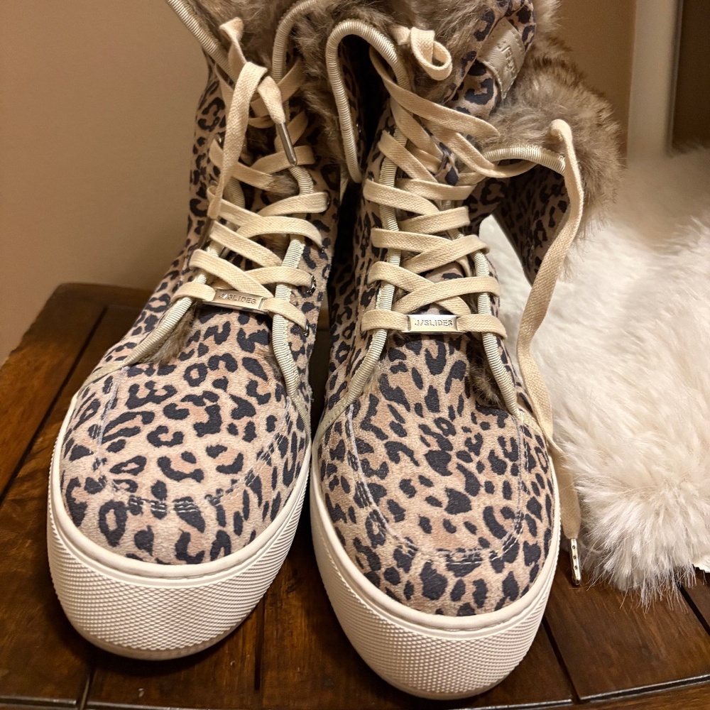 Jslides Faux Fur Leopard Sneaker, size 10